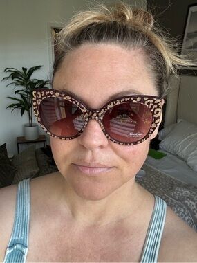 SALE bebe Women's Leopard Accent Cat-Eye Sunglasses in purple